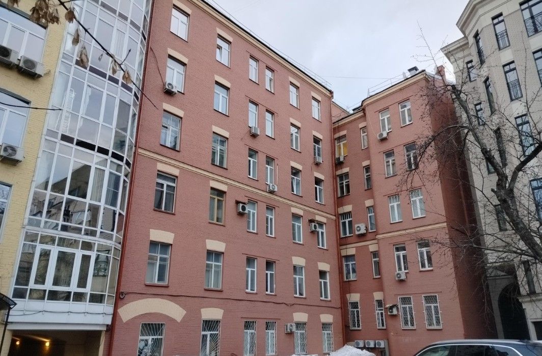 фасад дома, здание по адресу г Москва, Брюсов пер, д 2/14 стр 2